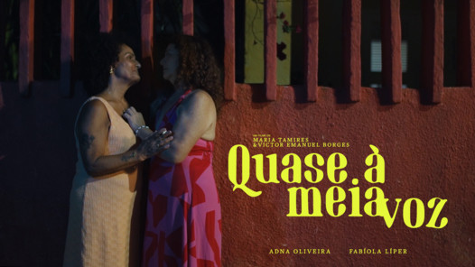 QUASE À MEIA-VOZ